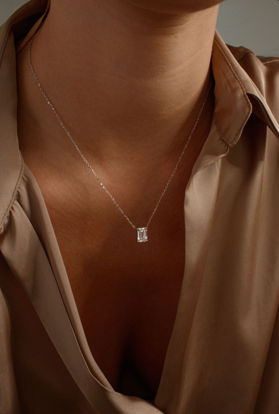 Clarity Charm – 925 Silver Emerald-Cut Necklace